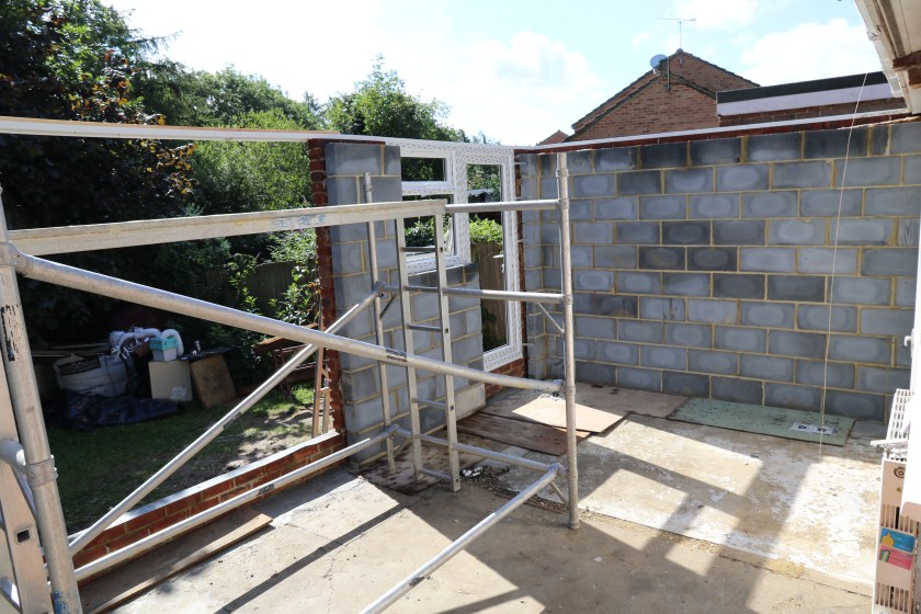 Conservatory - The sun is shining, where are the workers ?