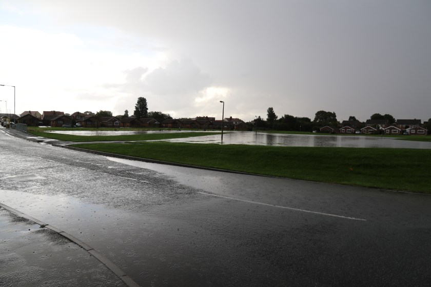 Moreton Floods - Town Meadow Lane towards Linear Park