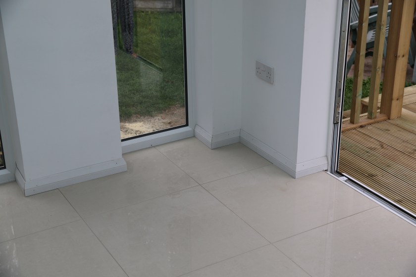 Conservatory - Skirting boards installed.