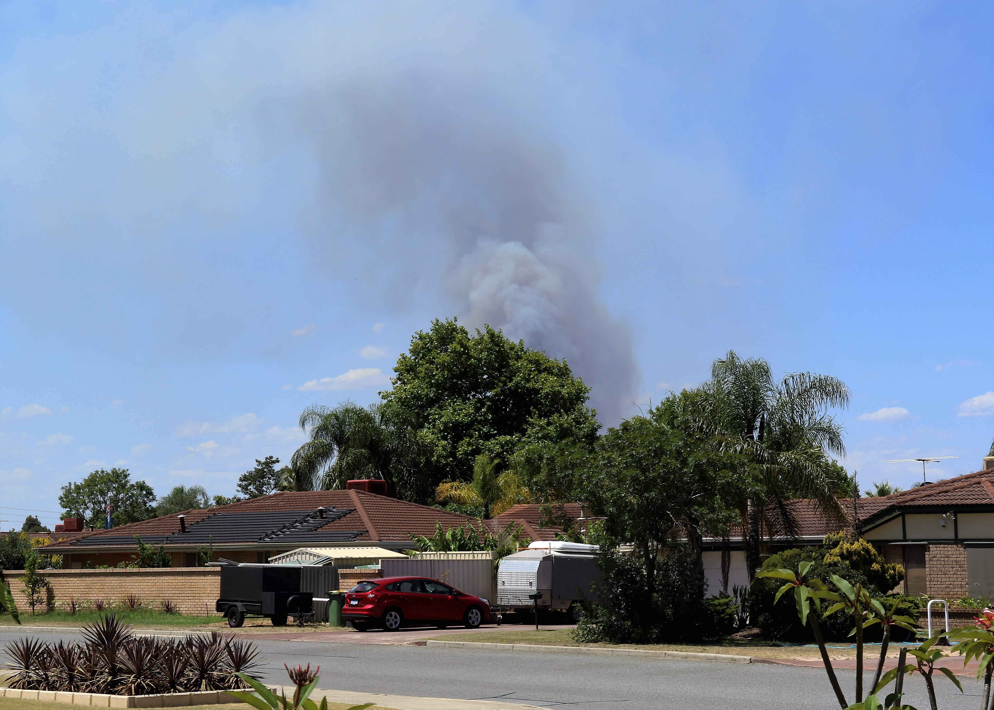 Smoke Plume - Bushfire - Brentwood Road, Kenwick, Perth WA